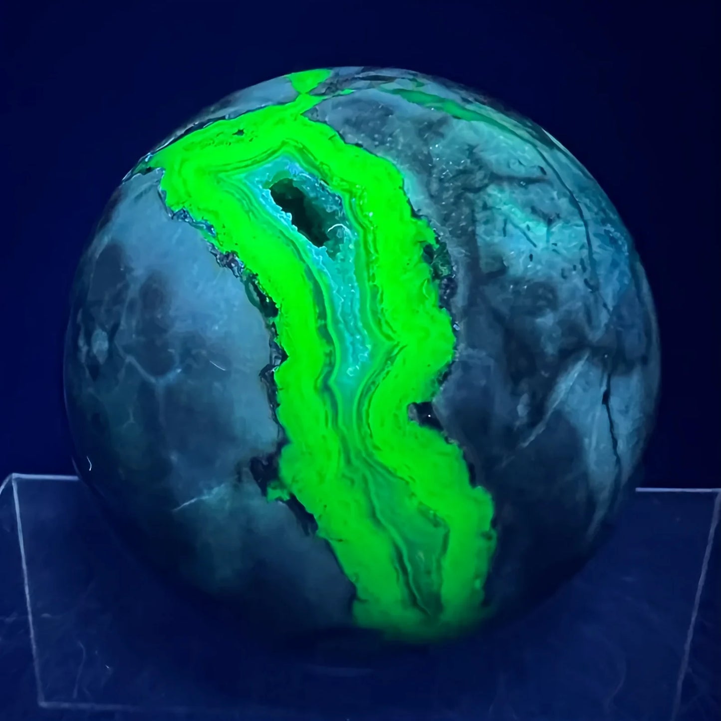 Natural Volcanic Agate Sphere with UV Reactive Fluorescence,Crystal Ball Ornament, Home Decoration, Souvenir Gift